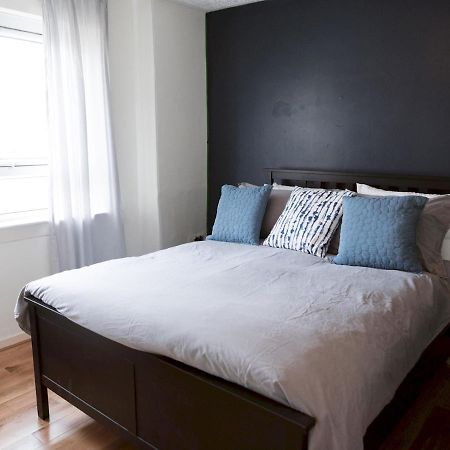 Pass The Keys Cozy Two Bed Flat Near Glasgow Airport & Paisley Eksteriør billede