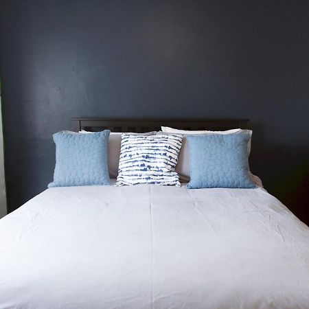 Pass The Keys Cozy Two Bed Flat Near Glasgow Airport & Paisley Eksteriør billede
