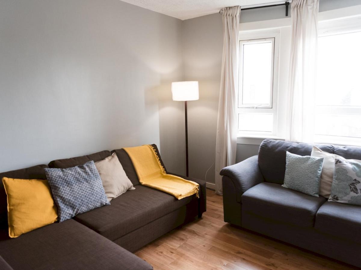 Pass The Keys Cozy Two Bed Flat Near Glasgow Airport & Paisley Eksteriør billede
