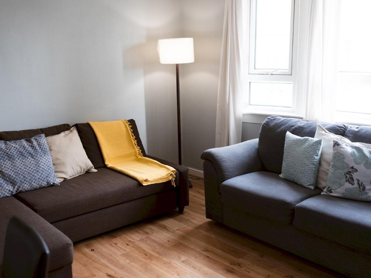 Pass The Keys Cozy Two Bed Flat Near Glasgow Airport & Paisley Eksteriør billede