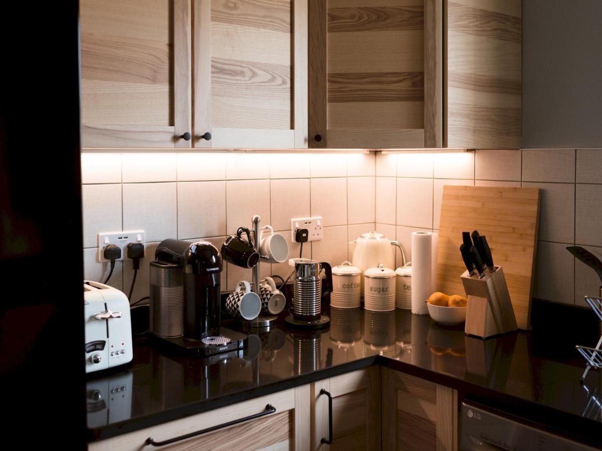 Pass The Keys Cozy Two Bed Flat Near Glasgow Airport & Paisley Eksteriør billede