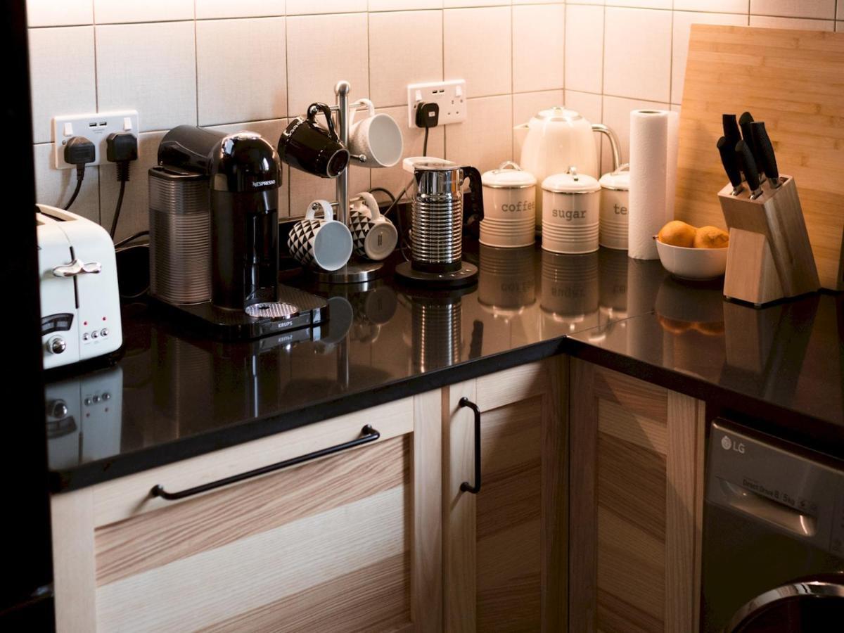 Pass The Keys Cozy Two Bed Flat Near Glasgow Airport & Paisley Eksteriør billede
