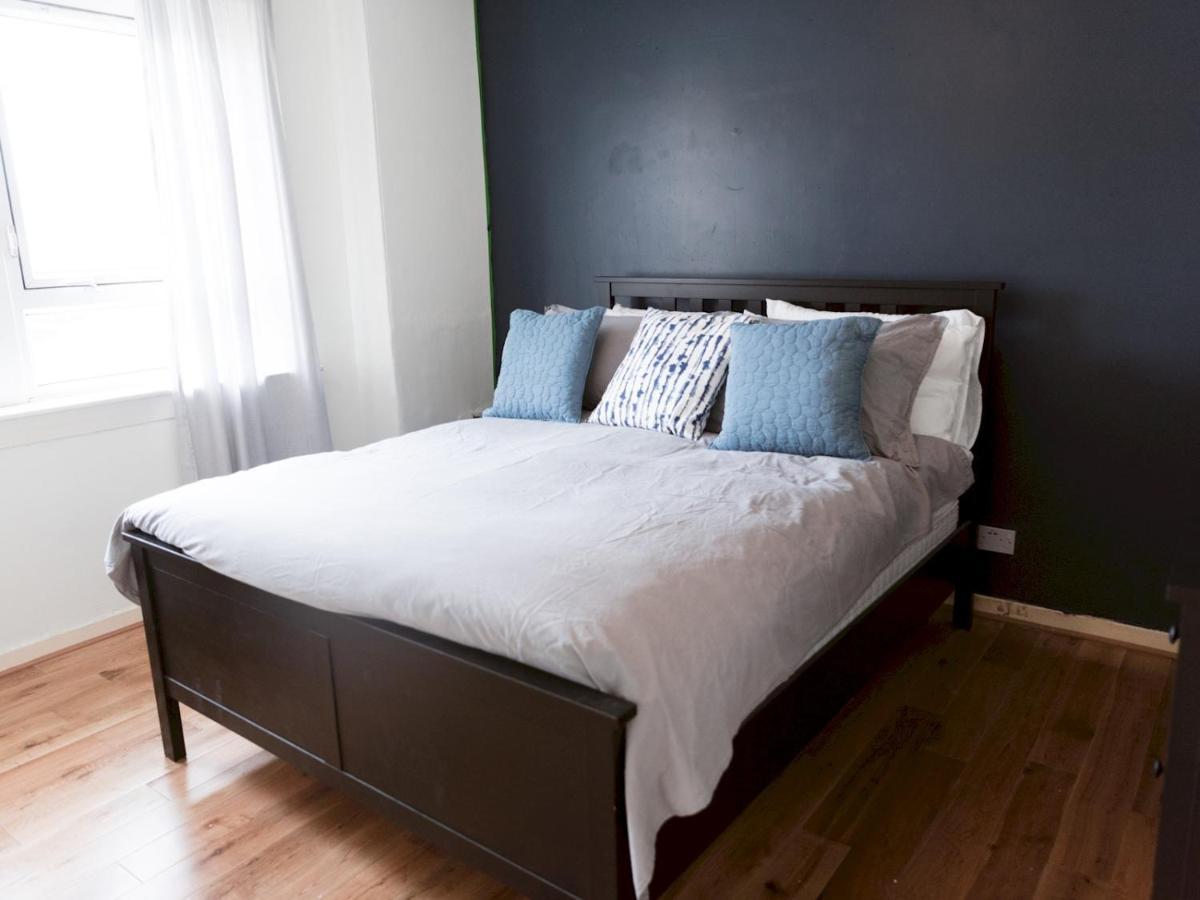 Pass The Keys Cozy Two Bed Flat Near Glasgow Airport & Paisley Eksteriør billede